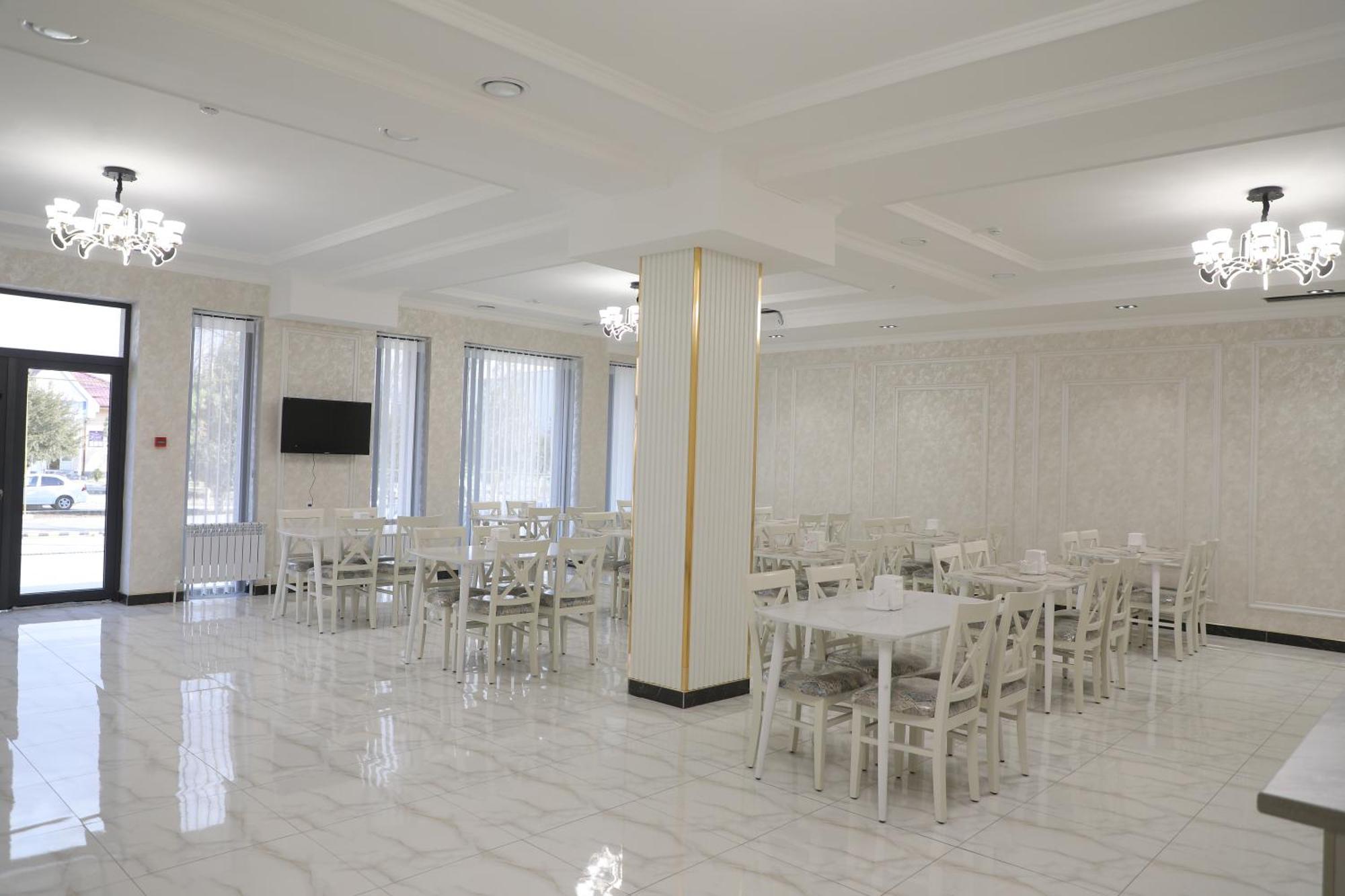 Status Hotel Qarshi Exterior foto