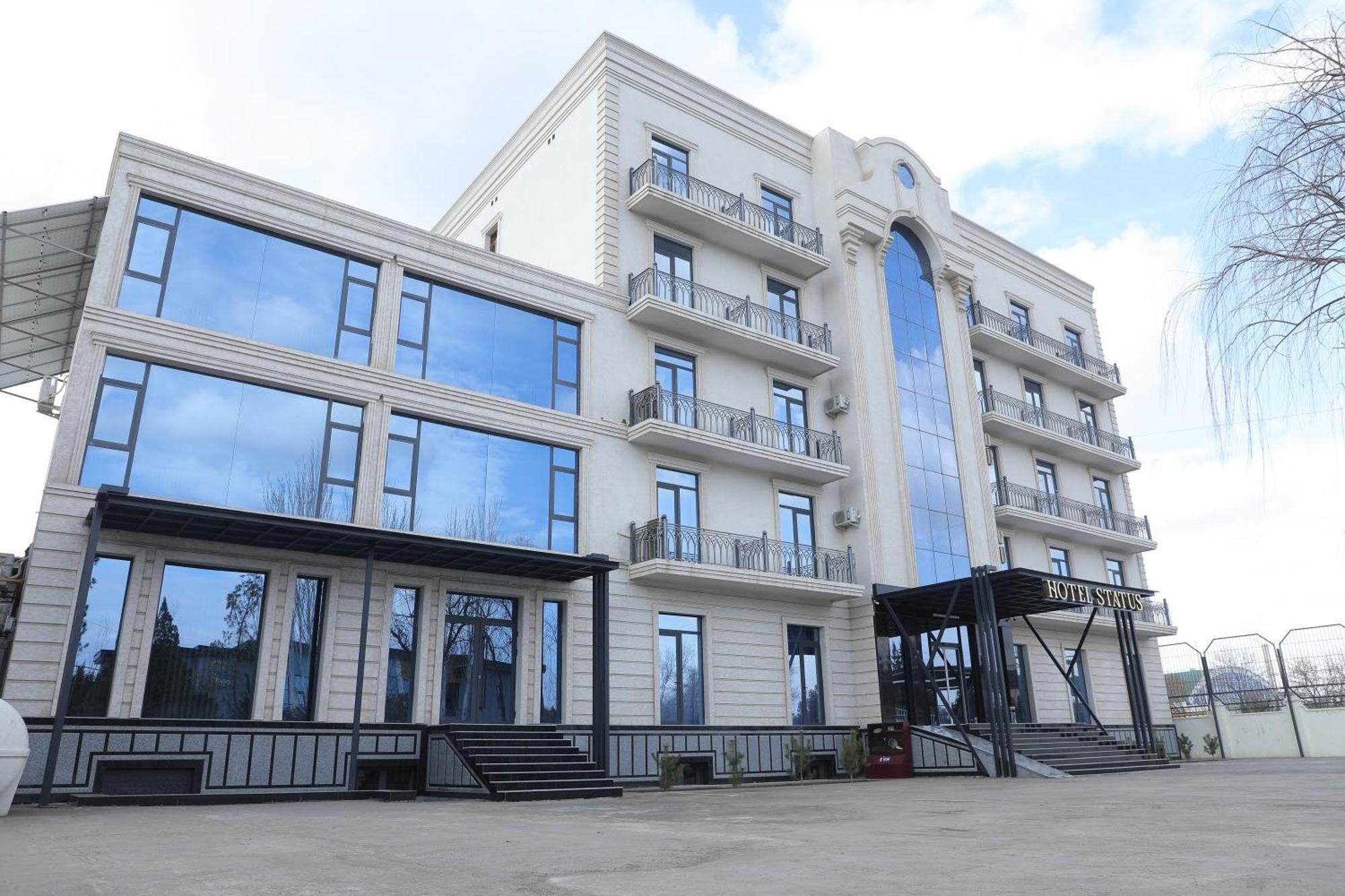 Status Hotel Qarshi Exterior foto